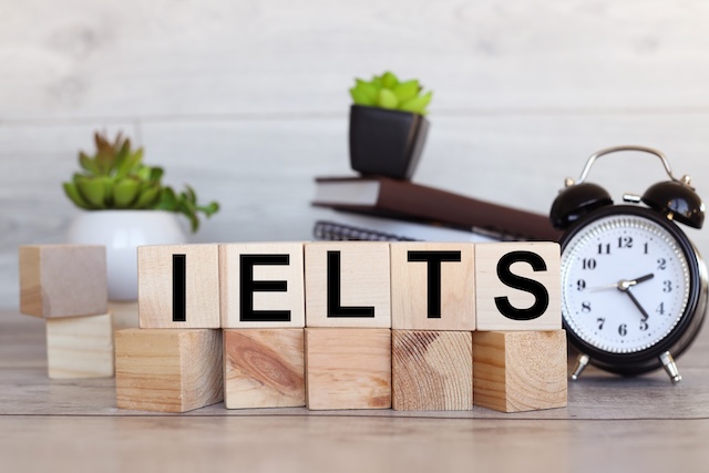 IELTSを表す木のブロック