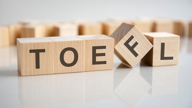TOEFLを表す木のブロック
